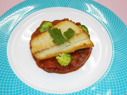 真鯛のムニエル　夏野菜入りトマトソース
